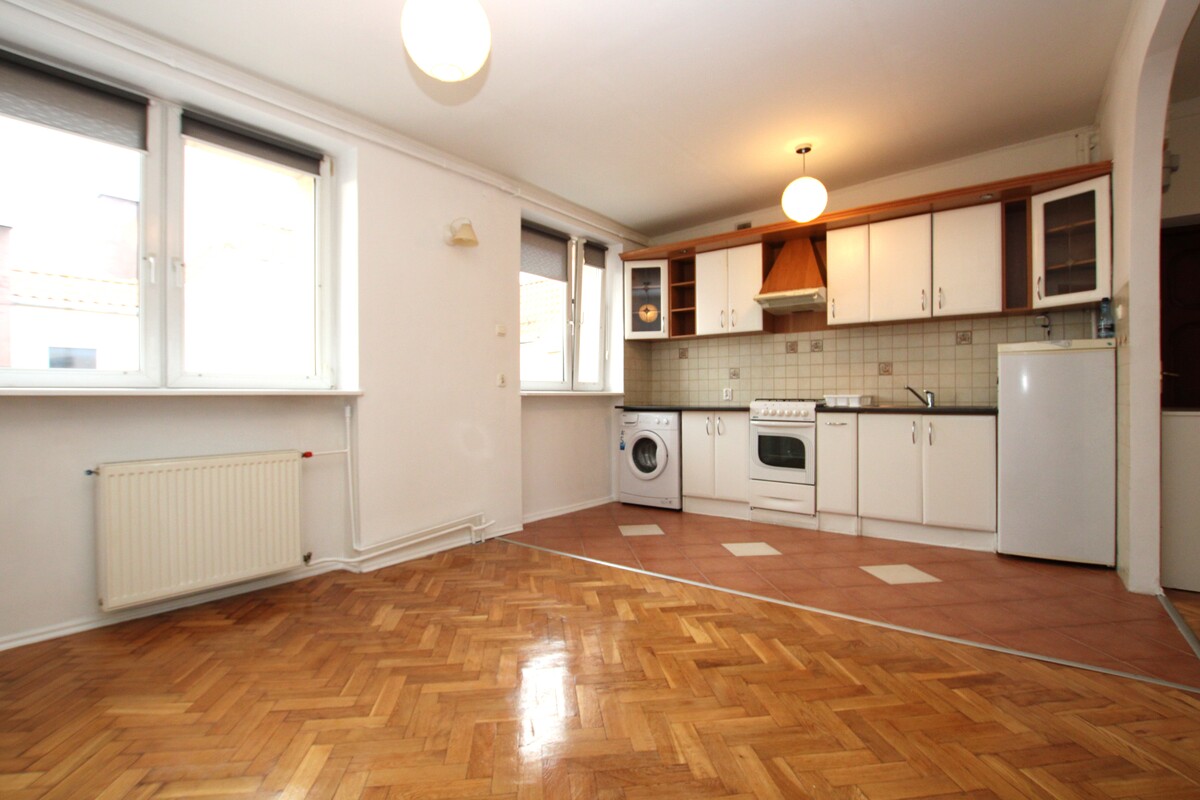 Elbląg NIERUCHOMOŚCI ANNA KRASZEWSKA Mieszkanie dwupokojowe w centrum miasta ul. Hetmańska