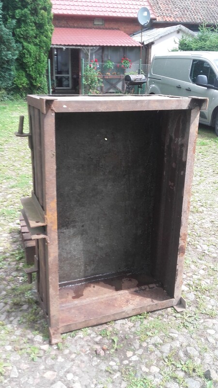 Elbląg witam mam do sprzedania zawieszana skrzynie transportowa na tył ciągnika skrzynia cała metalowa solindna