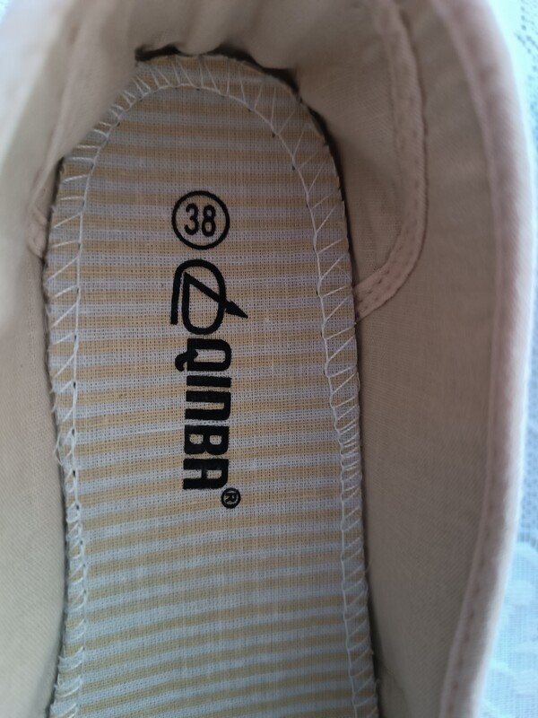 Elbląg Sprzedam nowe płócienne buty damskie, wygodne w rozmiarze 38.Buty warte zakupu.