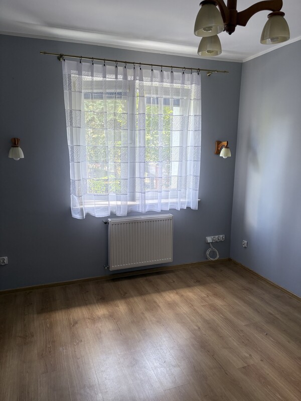 Elbląg Komfortowe 2 pokoje w sercu Elbląga z prywatnym ogródkiem i piwnicą!
Wynajmę funkcjonalne mieszkanie 34 m² na