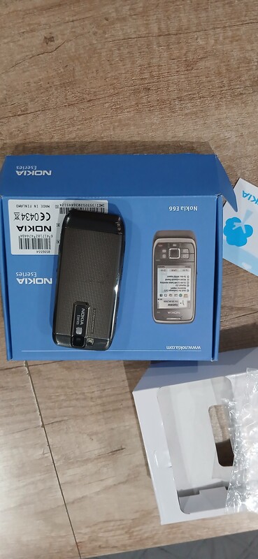 Elbląg Witam, sprzedam NOKIE E66,idealny stan, karton, sluchawki, kabel usb, ladowarka, paragon, etui chroniace telefon.