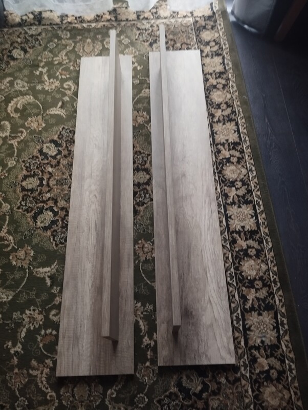 Elbląg Sprzedam wersalkę, oraz półki na ścianę. Wersalka nie zniszczona. Wymiary... Długość 2 metry a szerokość 1.2