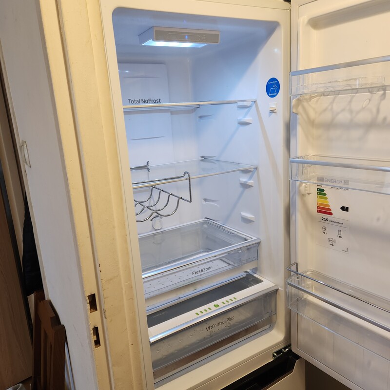 Elbląg Lodówka z zamrażarką Amica FK299.2FTZ(E) No Frost 180cm. Jak nowa, na gwarancji. Używana 8 miesięcy. 1200zl do