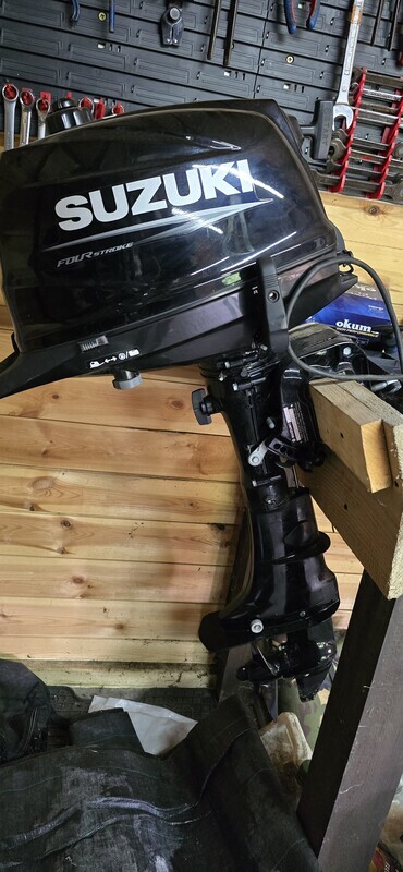 Elbląg Sprzedam 3-letni silnik zaburtowy Suzuki Marine DF5AS.
5 kM. Używany tylko 10 godzin. Pełna dokumentacja