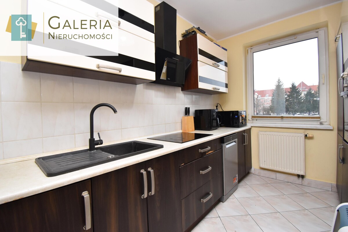 Elbląg GALERIA NIERUCHOMOŚCIZ pasji i miłości do nieruchomościNa sprzedaż: 2 pokojowe mieszkanie na pierwszym pietrze