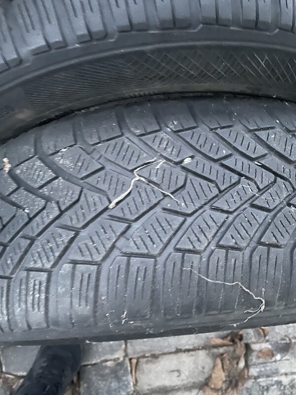 Elbląg Sprzedam koła 5x112 z oponami zimowymi 205/55/16 zamontowane były na passat b6.cena 150zl
Dwie opony spoko i