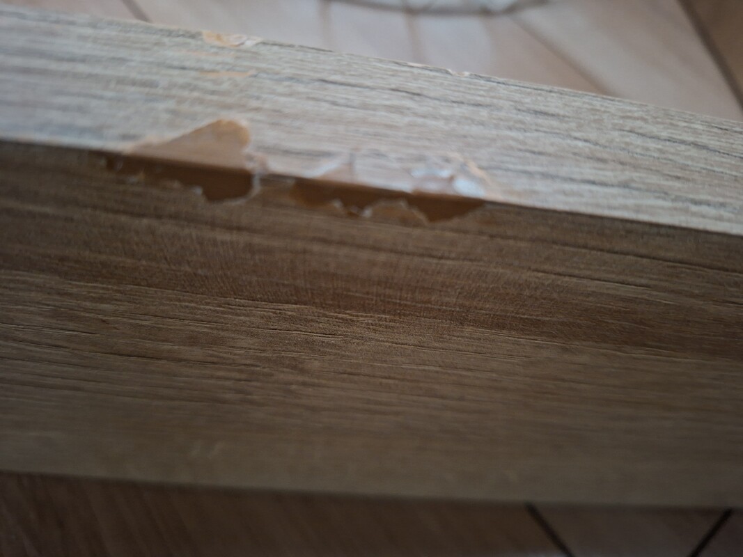 Elbląg Uzywany Stol do salonu, rozkładany 140-180 cm. widoczne na zdjęciach widoczne drobne poprawki. .. blat w stanie