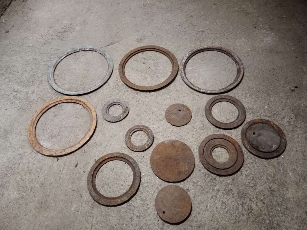 Elbląg Sprzedam fajeki z czasów PRL. Stan widoczny na zdjęciach. Wielkości opisane zestawami lub pojedyńczo.