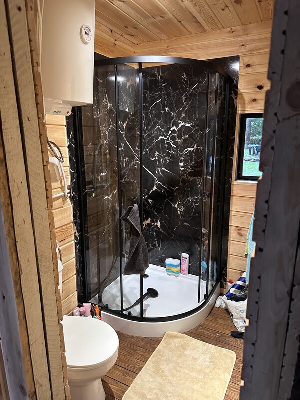 Elbląg Odstąpię dzierżawę domku letniskowego na wyspie Bukowiec.
Domek został wyremontowany w 2024 roku, w pełni