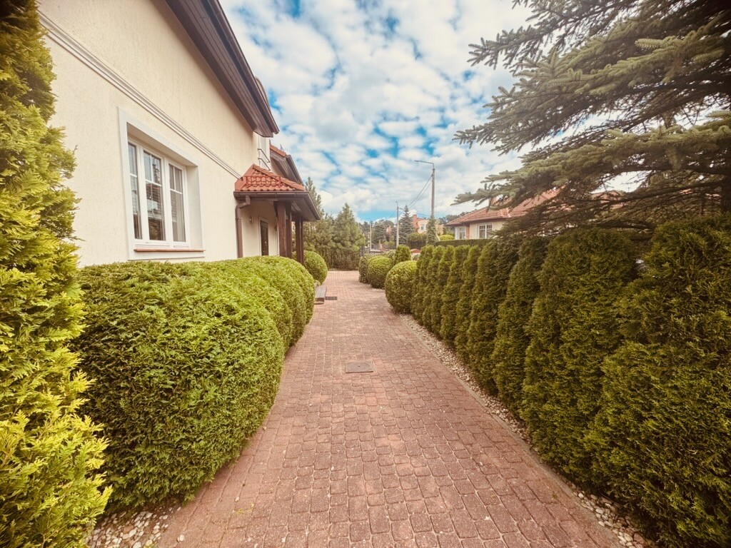 Elbląg Dom wśród sosen – enklawa ciszy i harmonii, ul. Wileńska, Elbląg