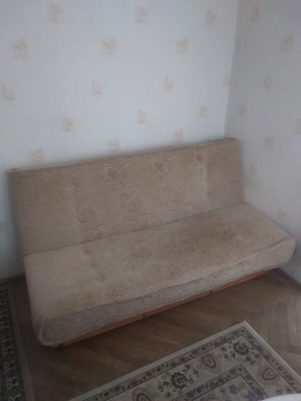 Elbląg Okrągły stolik z 2 krzesłami
Kanapa rozkładana 175x120cm stan idealny
Sofa amerykańska 195x112 cm