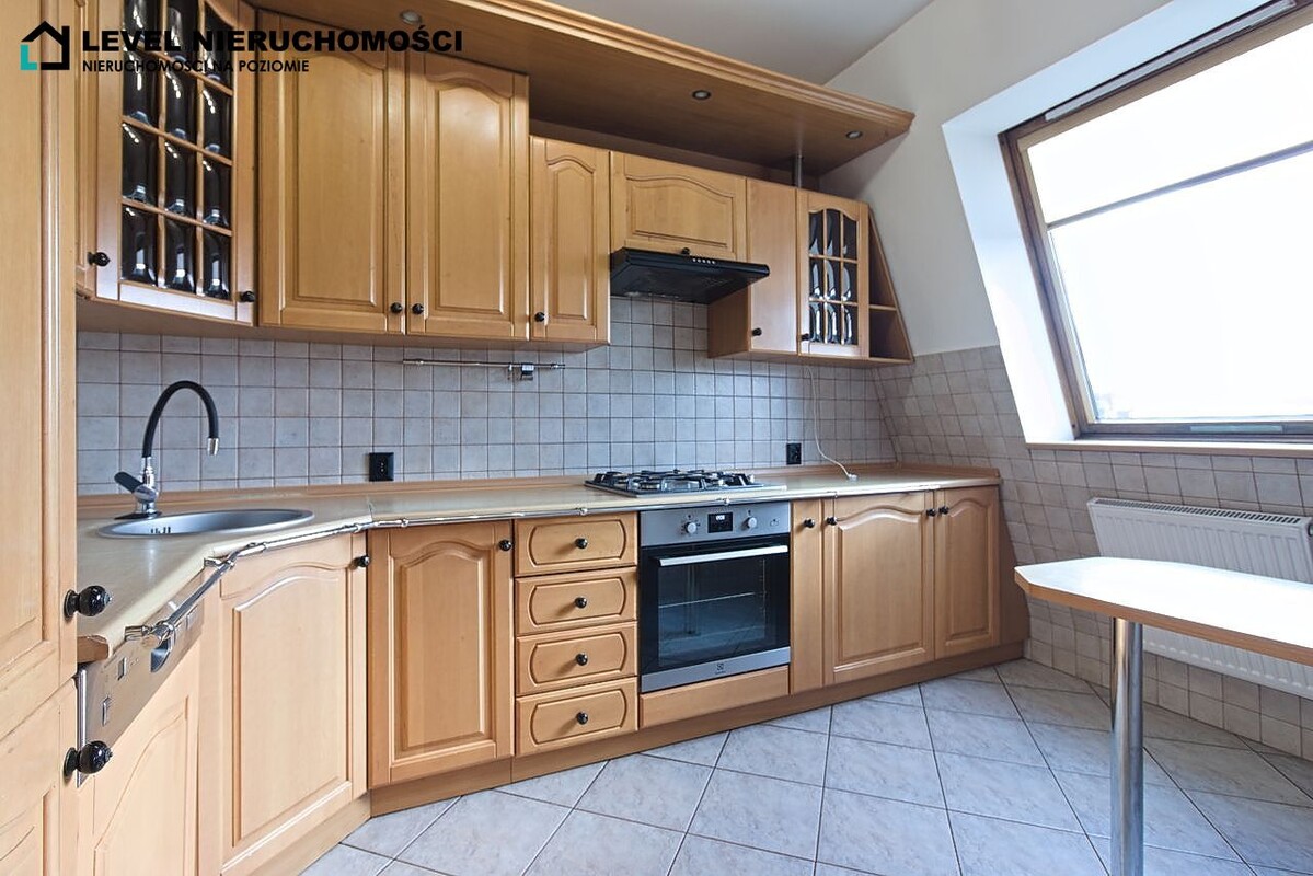 Elbląg LEVEL NIERUCHOMOŚCI Duże mieszkanie czteropokojowe, ul. Powstańców Warszawskich, Elbląg