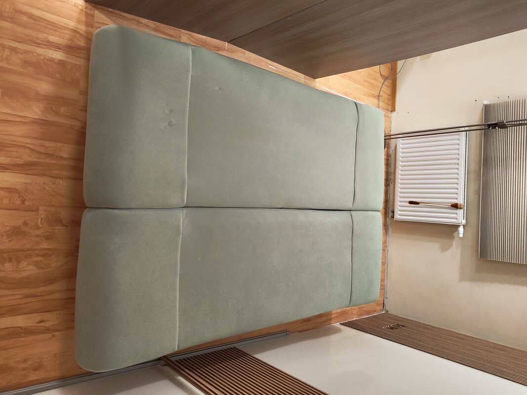 Elbląg Sprzedam kanapę jak na zdjęciach, rozkładana, z pojemnikiem na pościel. Kanapa w dobrym stanie, powierzchnia