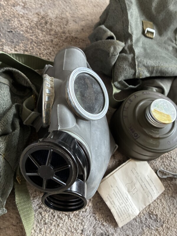 Elbląg Sprzedam dwie maski przeciwgazowe nowe. Posiadaja pokrowce oraz filtry. Cena do uzgodnienia.