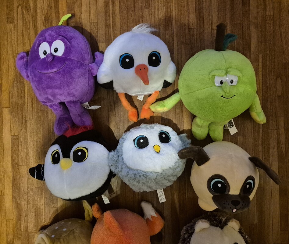 Elbląg Maskotki/pluszaki o różnej tematyce (jak na zdjęciach) - 30 zł za 16 sztuk. 
Nowe nigdy nie używane.