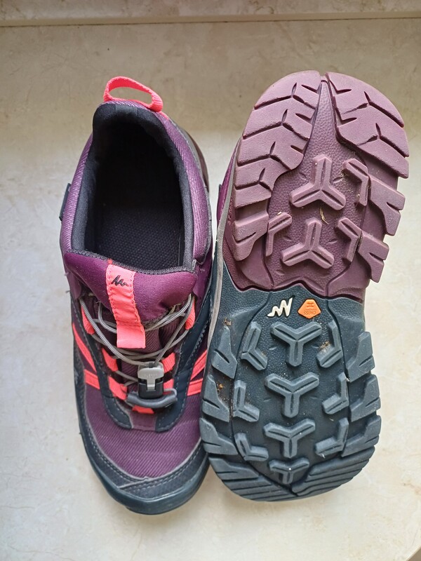 Elbląg Buty trekkingowe Quechua rozmiar 36,długość wkładki 23.5 cm, wodoodporne, stan idealny.