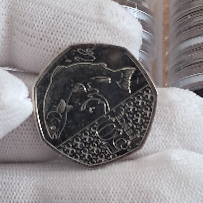 Elbląg Moneta brytyjska 50p King Charles 2023 z Łososiem, bez tajnego znaku, prosto z woreczka menniczego. Wybito