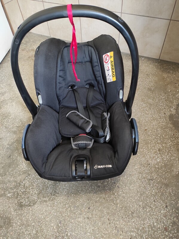 Elbląg Sprzedam nosidełko maxi Cosi Citi 0-13 kg stan bdb w komplecie znajdują się również adaptery polecam