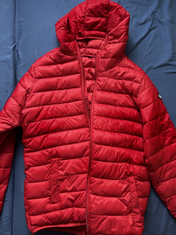 Elbląg Sprzedam kurtki:
Kurtka Lincoln & Sharks - Rozmiar: 164 - cena 20zł
Kurtka Czerwona Coolclub - Rozmiar: 176