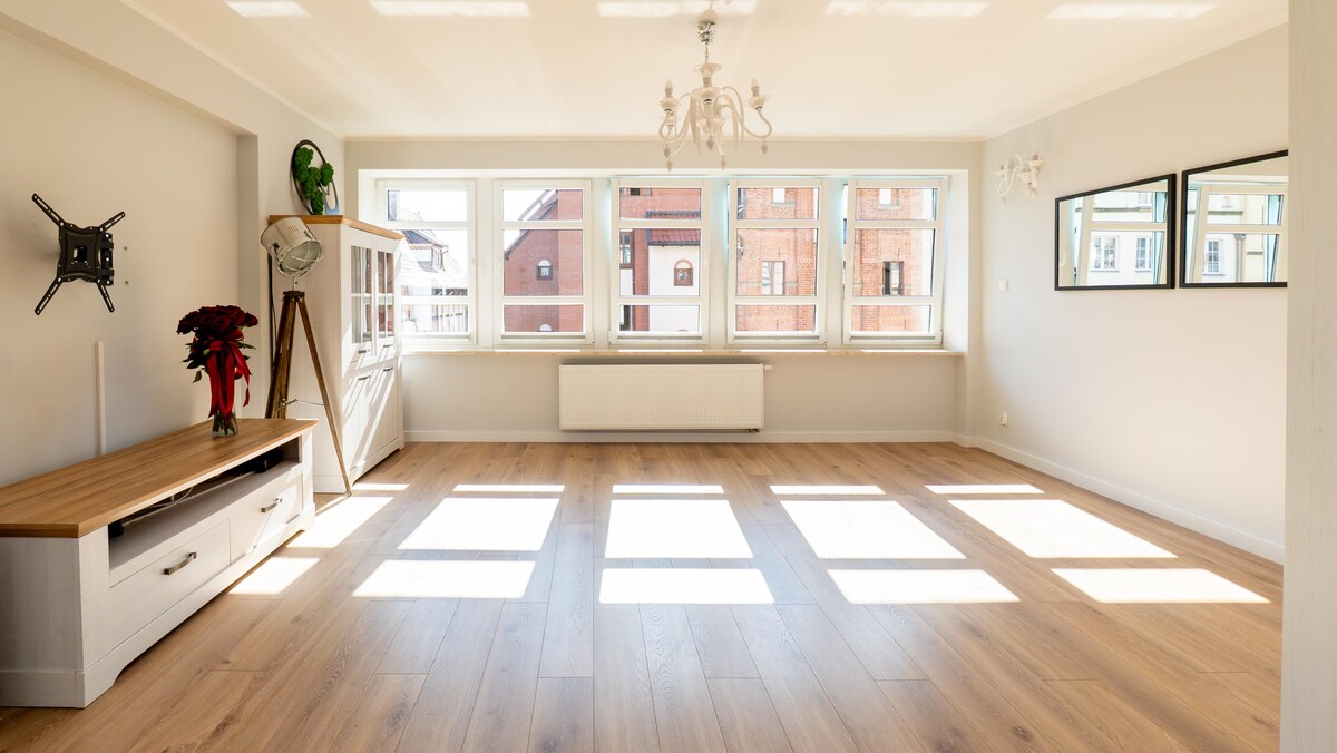 Elbląg   TO MY SPRZEDAJEMYNIERUCHOMOŚCI W TYM MIEŚCIEBIURO NIERUCHOMOŚCIAMERICAN HOMEWYNAJMĘ - 3 POKOJE - STARY