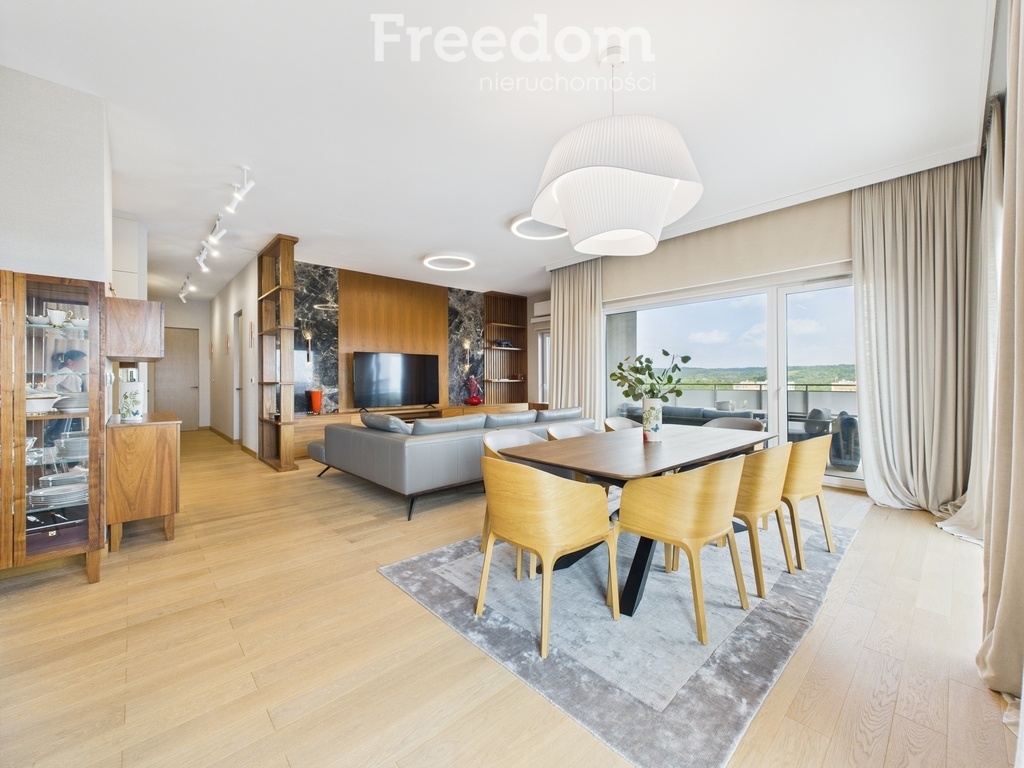 Elbląg FREEDOM NIERUCHOMOŚCIWynajmę mieszkanie - Elbląg, Królewiecka. Wyjątkowe 125 m² z tarasem 60 m² i dwoma