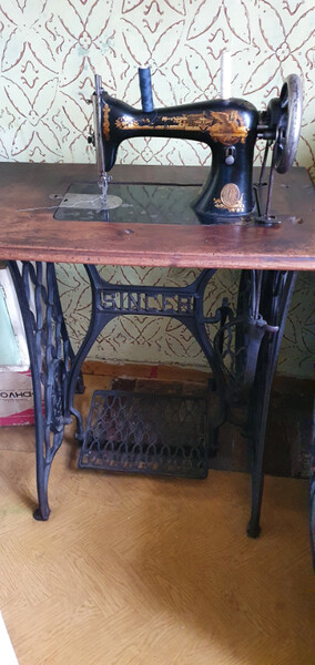 Elbląg Maszyna do szycia Singer, sprawna, stan jak na zdjęciach.