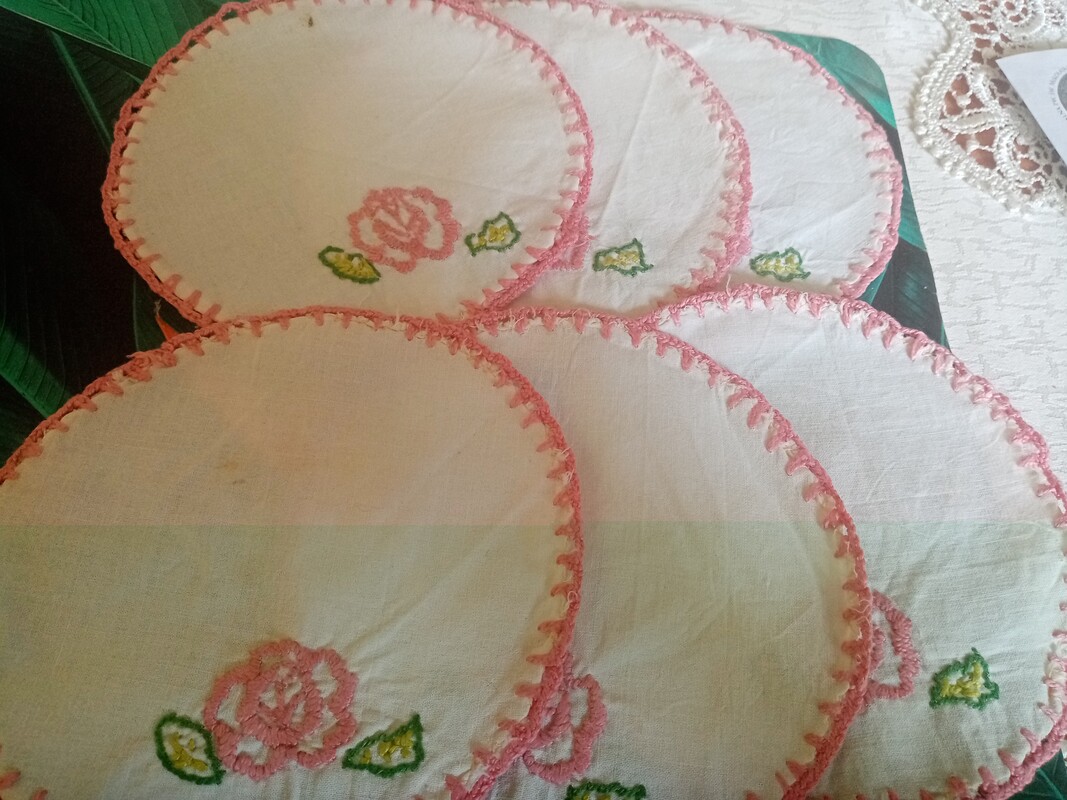 Elbląg Sprzedam piżamy i koszule nocne. 
Stan dobry i bardzo dobry. 
Jest również szlafrok. 
Więcej zdjęć wyślę MMS.