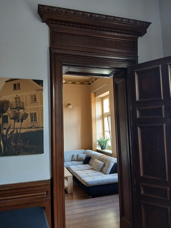 Elbląg klimatyczny lokal w zabytkowym pałacyku do wynajęcia trzy pomieszczenia biurowe o pow.67m²  *sala