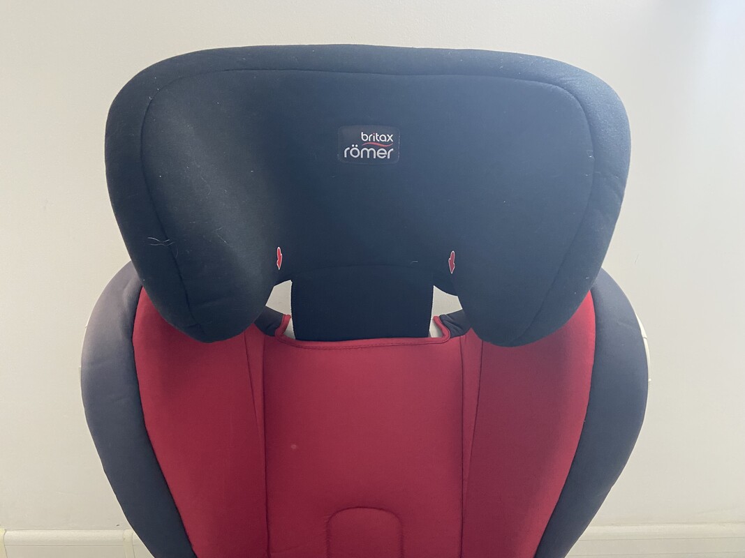 Elbląg Fotelik samochodowy Britax Romer, przeznaczony dla dzieci w przedziale wagowym 15-36 kg, Fotelik jest