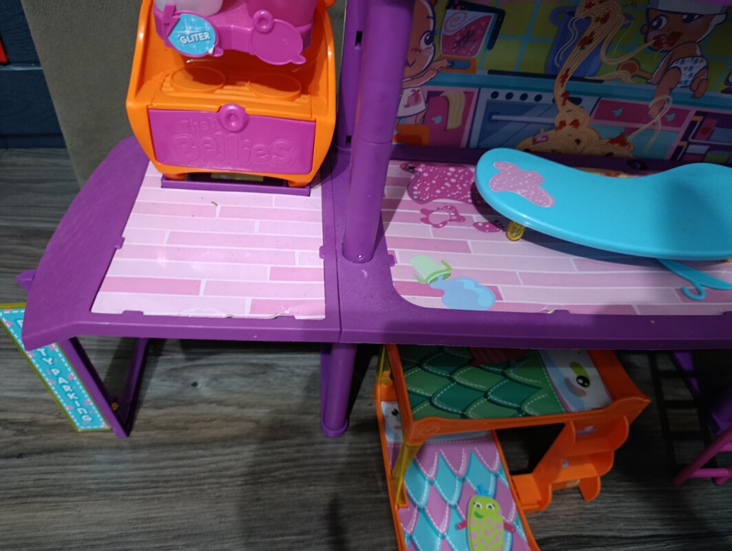 Elbląg Sprzedam duży domek wille the bellies
Stan bardzo dobry jedynie mała wada pokazana na zdjęciu. Kontakt sms