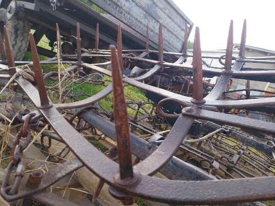 Elbląg Sprzedam brony piątki rozkładane, nowe zęby. Cena: 1600 zł Proszę o kontakt telefoniczny.