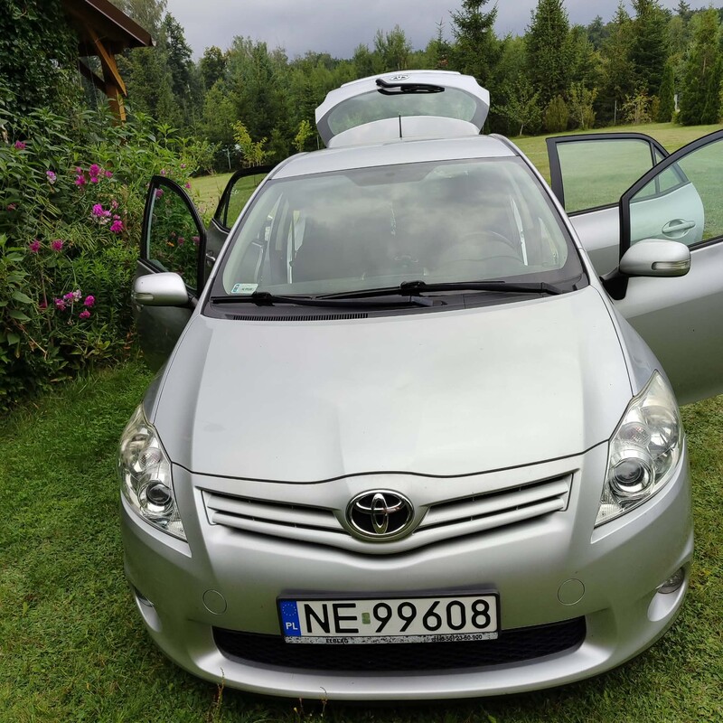 Elbląg Sprzedam Toyota Auris rok prod. 2013 z niskim przebiegiem 132500 km salonowa bezwypadkowa pierwszy właściciel.