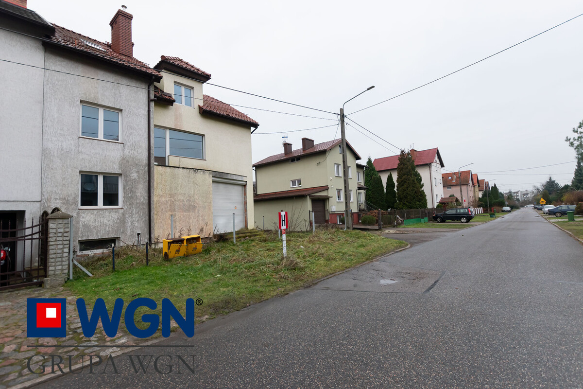 Elbląg WGN Nieruchomości oddział Elbląg przedstawia Państwu dom w zabudowie szeregowej z lokalem użytkowym o