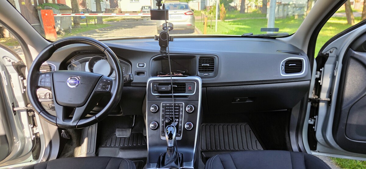 Elbląg Sprzedam VOLVO V60 2017r.2.0D skrzynia automat 190KM. Auto zadbane serwisowane.