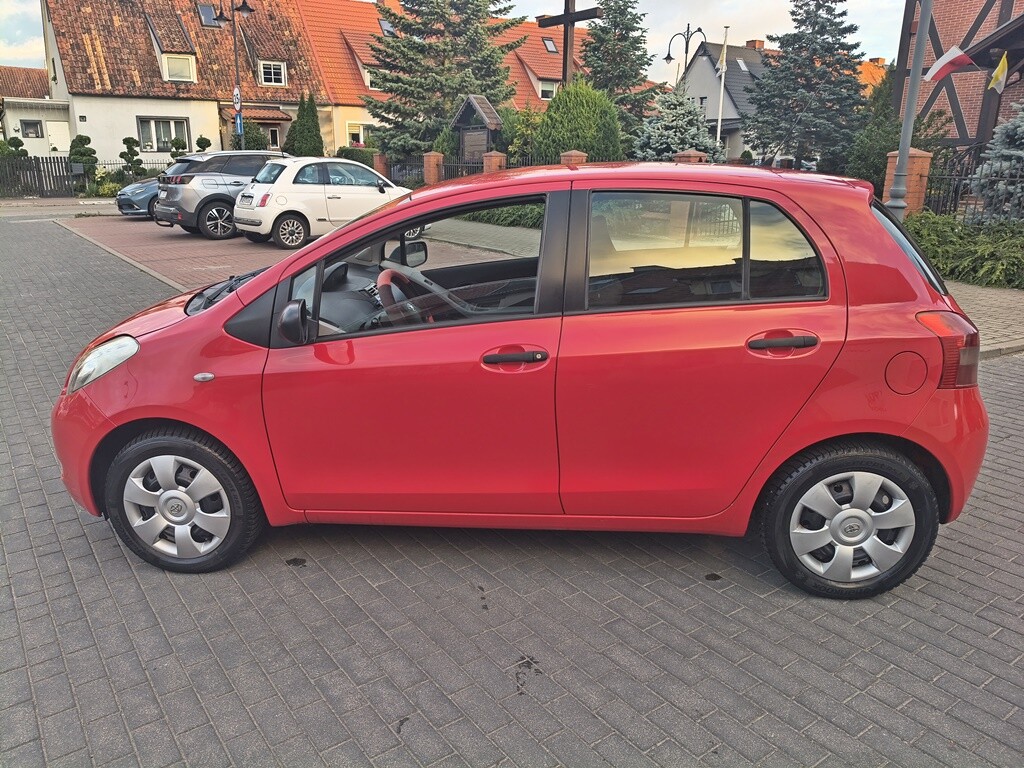 Elbląg TOYOTA YARISSilnik : 1.0 69KMZarejestrowana i opłacona