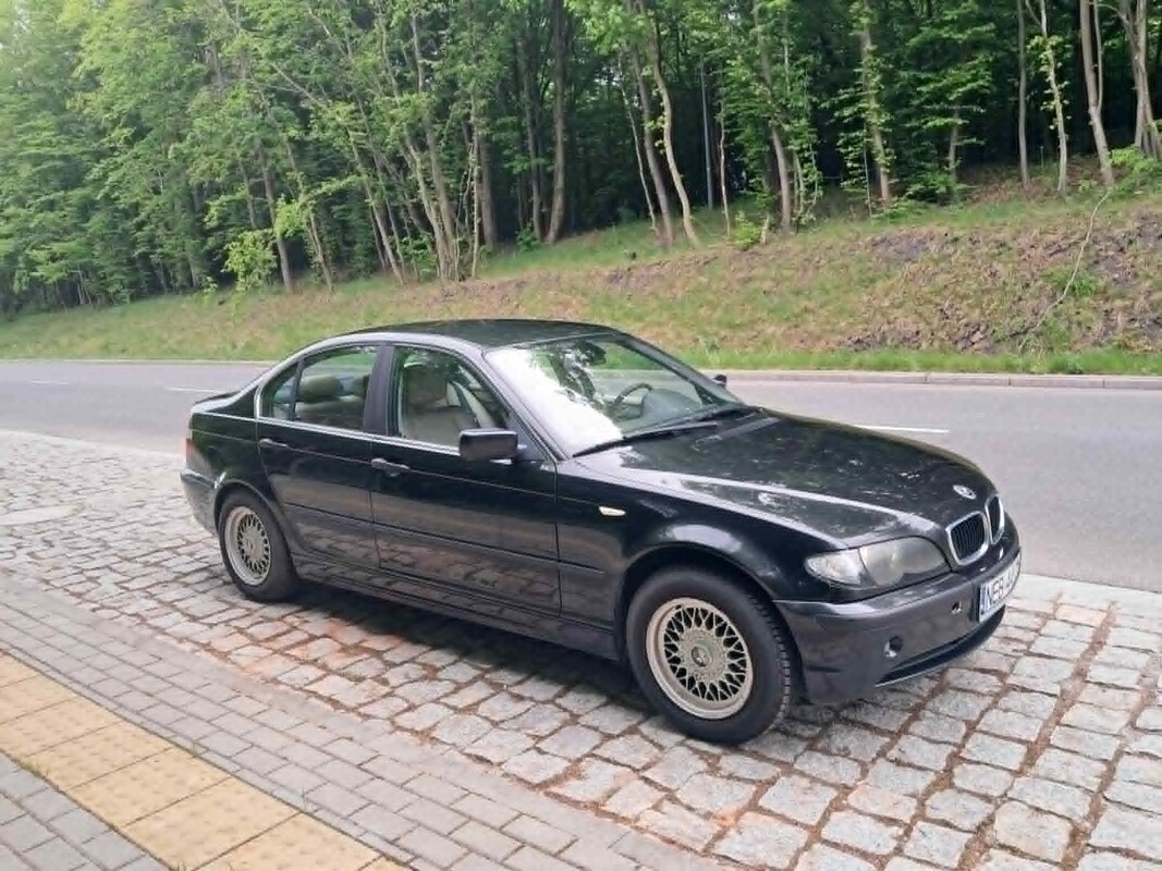 Elbląg Na sprzedaż BMW e46 318d 2004 rok. BMW Seria 3 – Klasyczny sedan z 2004 roku, znany z solidności i