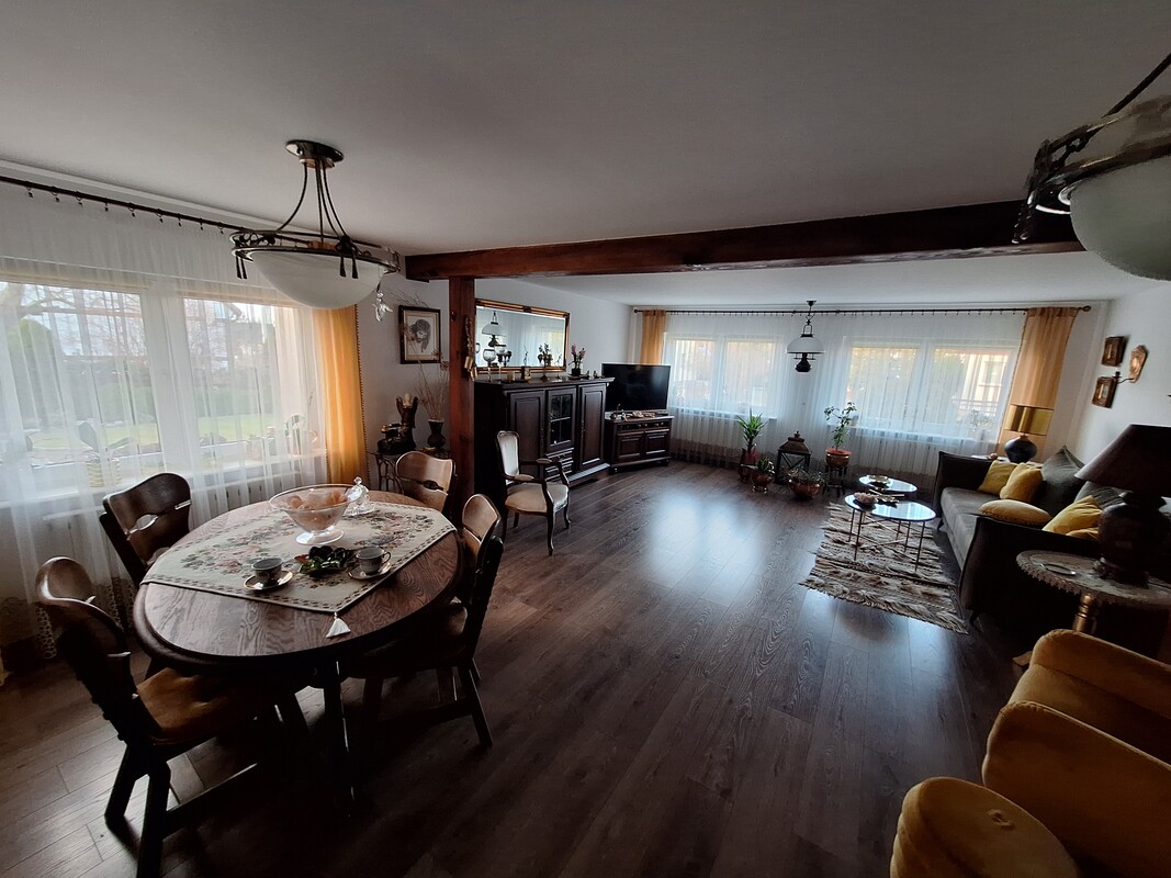 Elbląg Sprzedam dom w zabudowie bliźniaczej z dwoma garażami położony w Tolkmicku. Powierzchnia działki