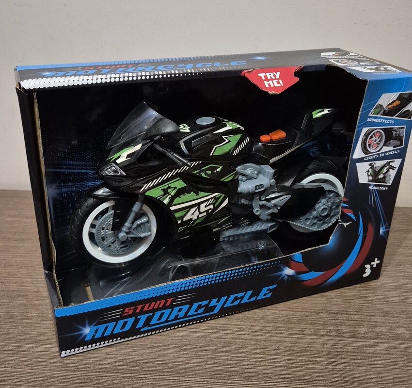 Elbląg Motocykl zabawka z efektami świetlnymi i dźwiękowymi oraz po naciśnięciu przycisku sam jedzie do przodu.
Stan