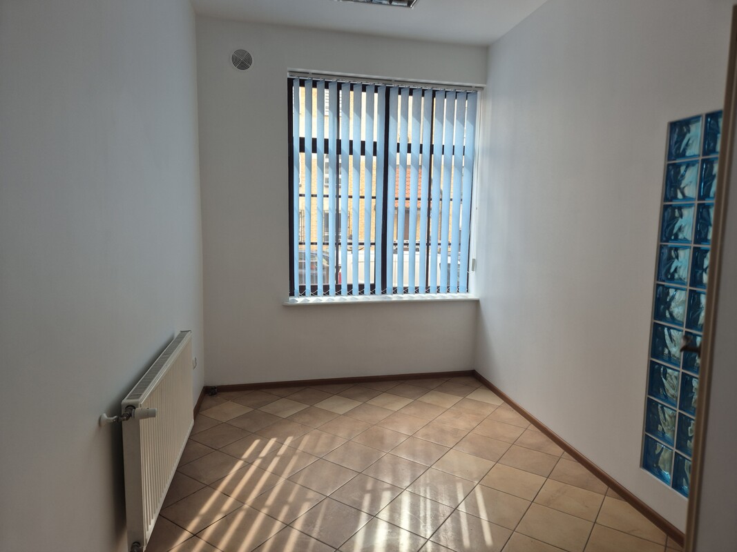 Elbląg 🏢 Wynajmę lokal użytkowy przy ulicy Wieżowej – 100 m2 na parterze i w piwnicy! 💼Parter: