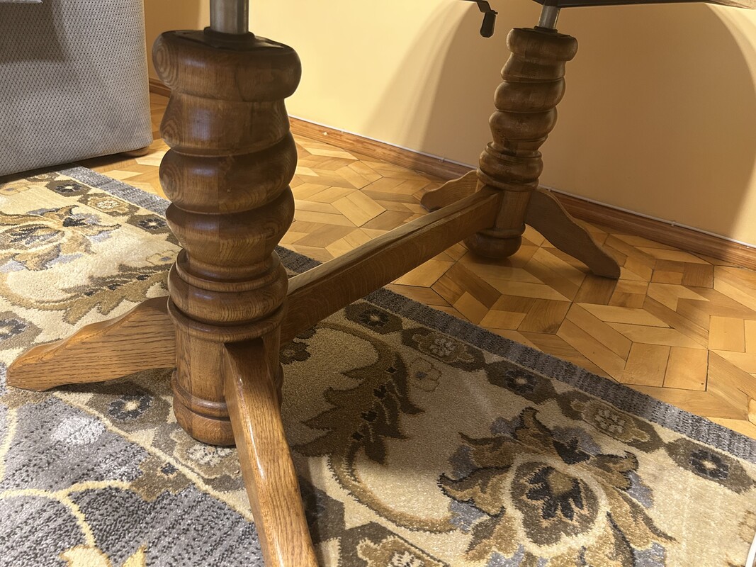 Elbląg Sprzedam, solidną, używana ławę dębową. Mebel jest w bardzo dobrym stanie, z charakterystyczną strukturą