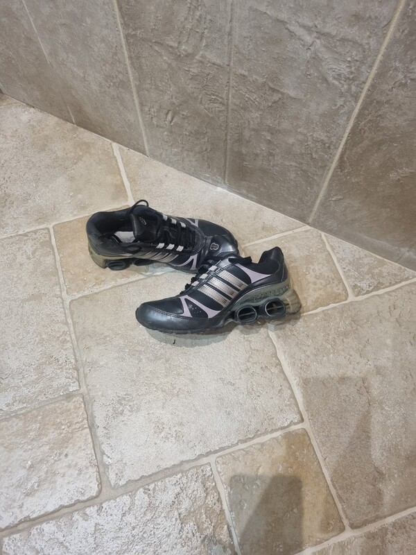 Elbląg Oddam adidasy roz 36 ze skóry, stan dobry za ptasie mleczko Wedell. Polecam