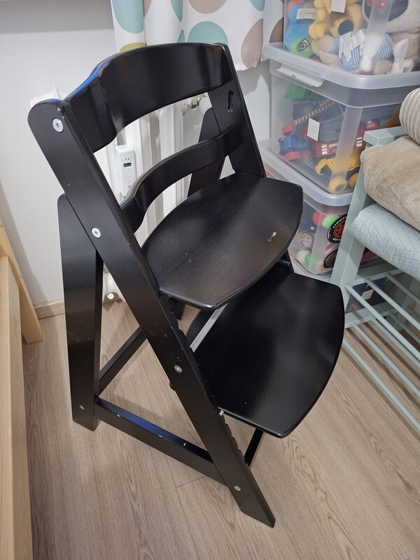 Elbląg Sprzedam krzesełko dla dziecka, które może posłużyć nawet do siódmego roku życia. Krzesełko używane tylko kilka
