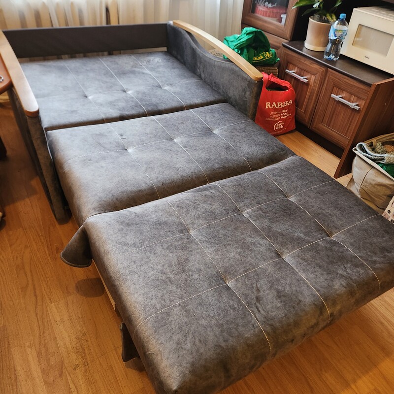 Elbląg Fotel do spania amerykanka z pojemnikiem na pościel. Używany przez 1 miesiąc. Szerokość spania 90 cm. Kolor