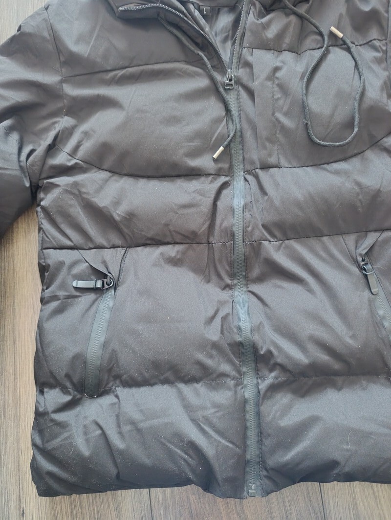 Elbląg Sprzedam czarną kurtkę zimową damska. Stan bardzo dobry. Rozmiar z metki L polecam na M.
Długość 64cm
Od pachy