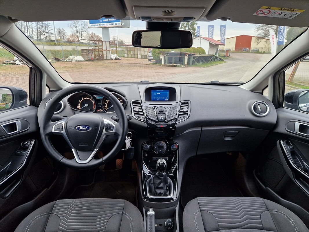 Elbląg Ford Fiesta, benzyna, 2014 rok - pełna opcja wyposażenia. Ładne zadbane auto, wizualnie bardzo ładnie się