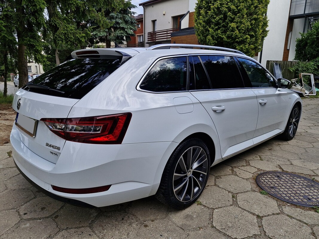 Elbląg Skoda Superb2.0 TDI ( 190 km )Model 2017Automatyczna Skrzynia BiegówPanoramiczny dachNapęd 4 x 4Wersja Laurin