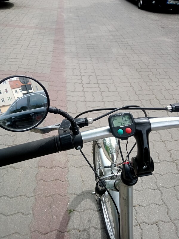 Elbląg sprzedam dwa rowery w stanie dobrym + mniejszy kola 24 cale , wiekszy kola 26 cali, cena po 350 zl.