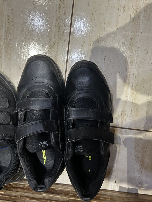 Elbląg Sprzedam buty zimowe ze zdjęcia w dobrym stanie rozmiar
Reebok rozmiar 44 a resztę to 43
Cena za sztukę