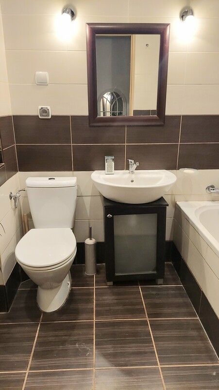 Elbląg Topowa lokalizacja !
Gotowe do wprowadzenia
1 PIETRO
BALKON
MIEJSCA POSTOJOWE
DUZA PIWNICA Z OKNEM