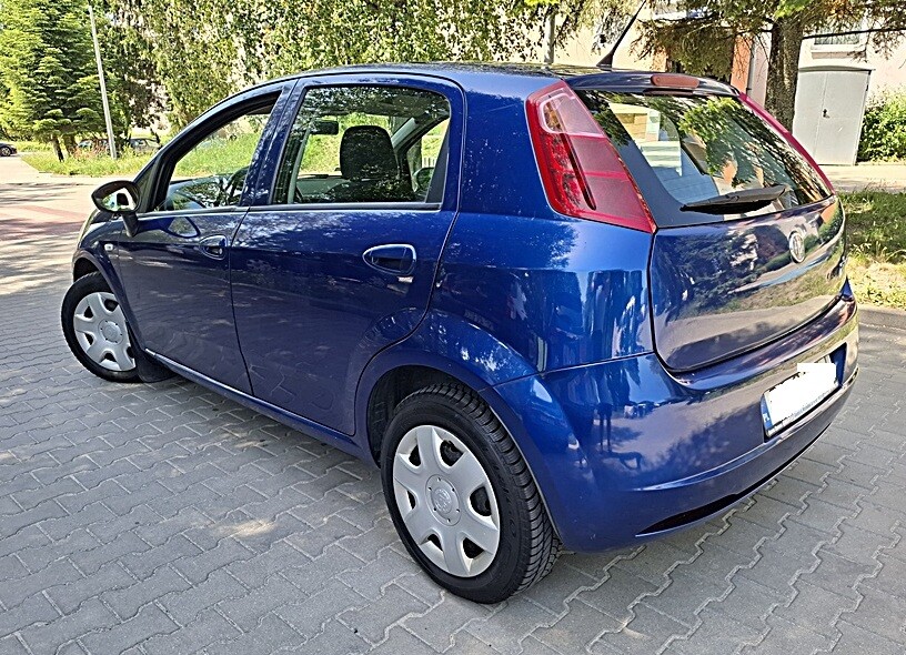 Elbląg FIAT GRANDE PUNTO1.4 Benzyna2008 rokNowe opony i akumulatorOpłaty na Rok